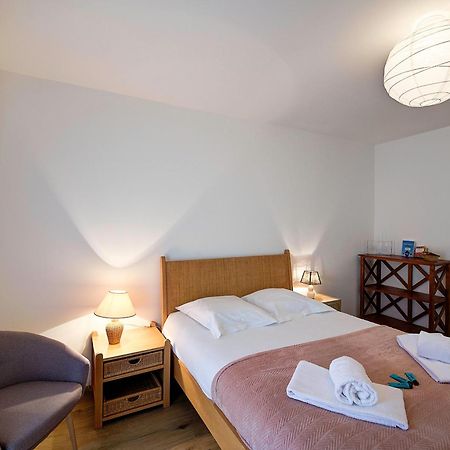 Ferienwohnung Le Camelia Proche Aeroport Tours Exterior foto