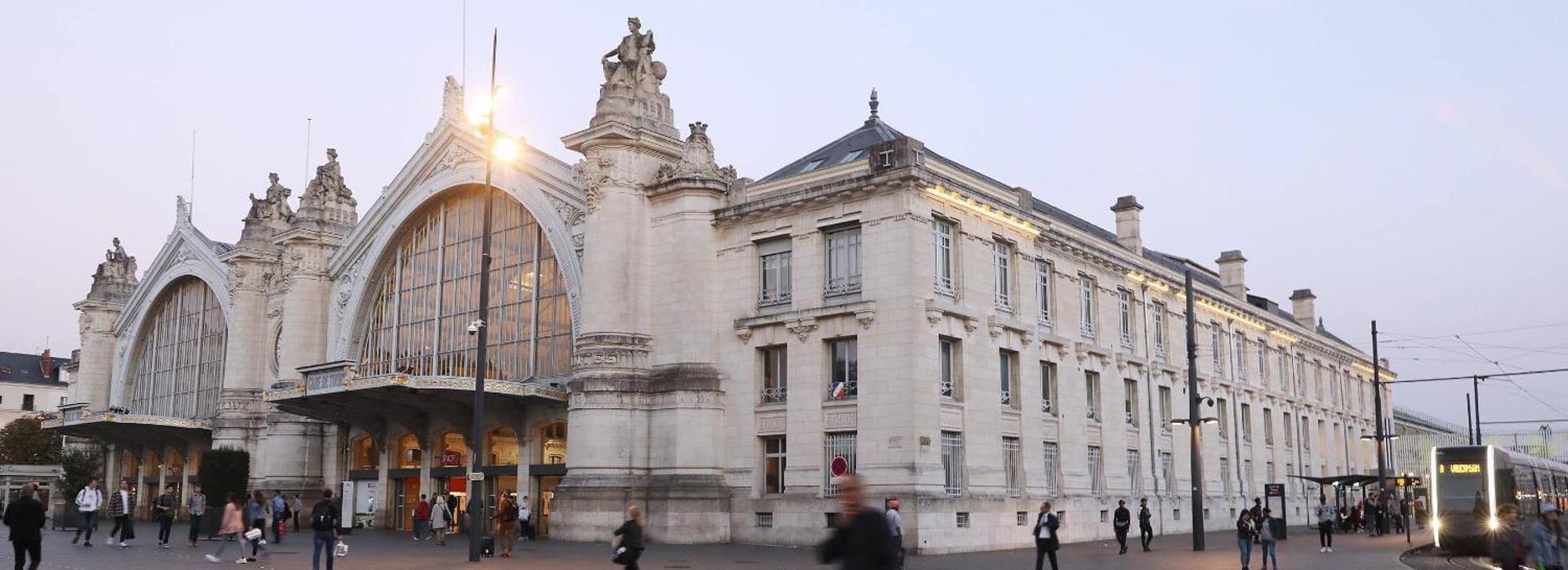 Ferienwohnung Le Camelia Proche Aeroport Tours Exterior foto